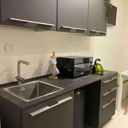 Cosy 1 Bedroom Maisonette In The Heart Of *