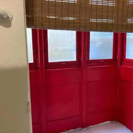 Cosy 1 Bedroom Maisonette In The Heart Of דירה