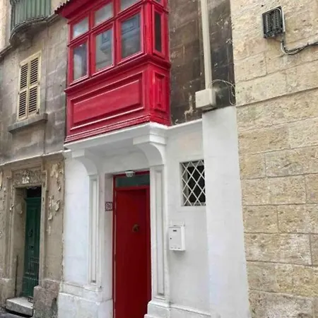 Cosy 1 Bedroom Maisonette In The Heart Of *