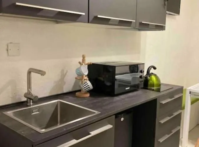 Cosy 1 Bedroom Maisonette In The Heart Of *